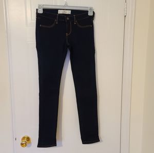 Hollister Jeggings. Dark Wash. 5 Regular or W27, L29.